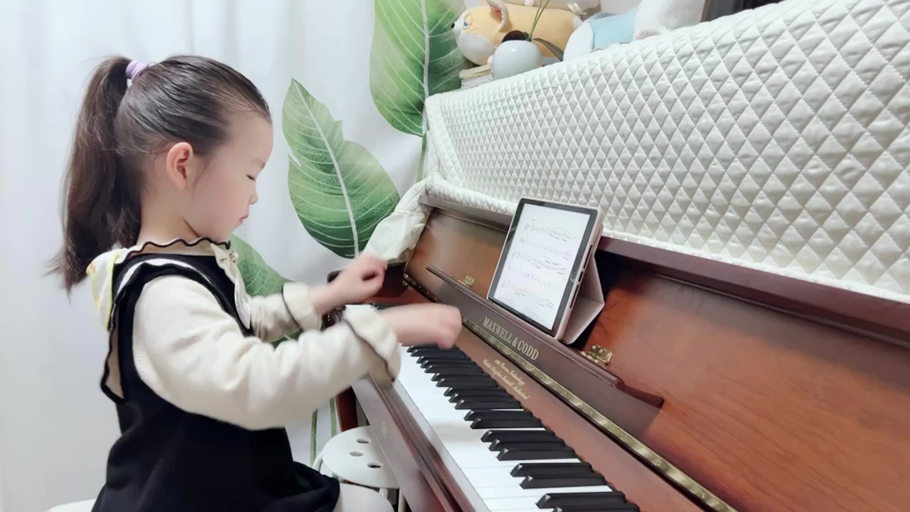 努力练琴的6岁小可爱，学琴一年多了