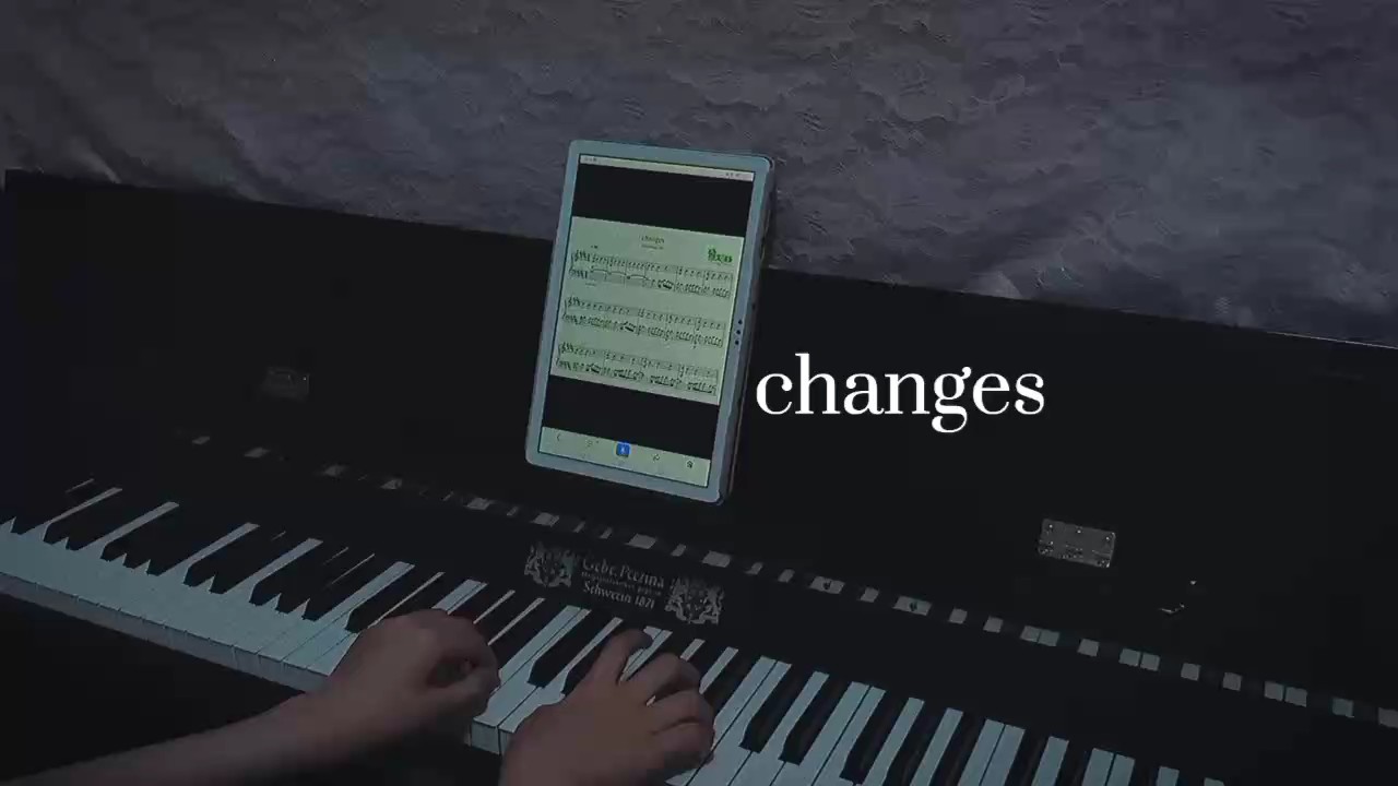 歌名叫changes，但是开头的钢琴旋律从头到尾都没变