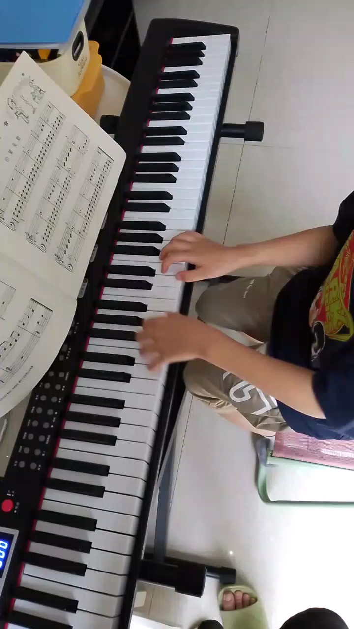 弹得还行吧。