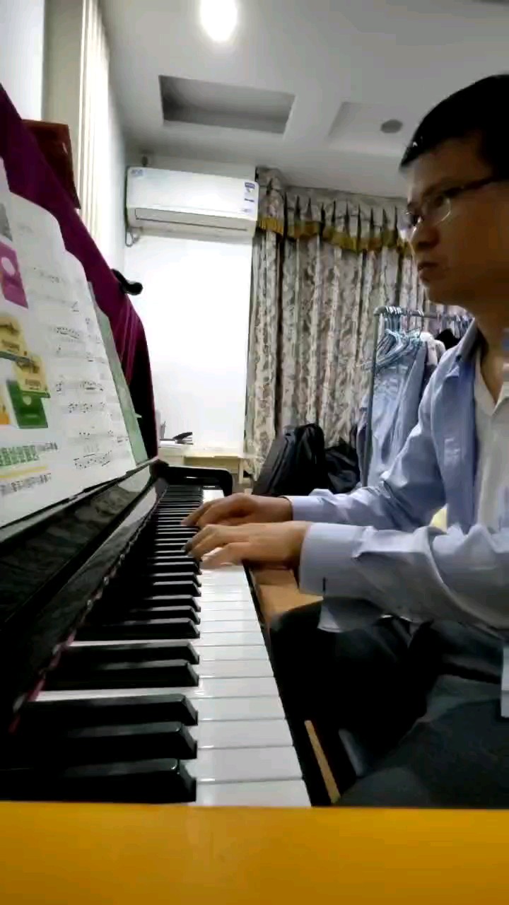 弹琴