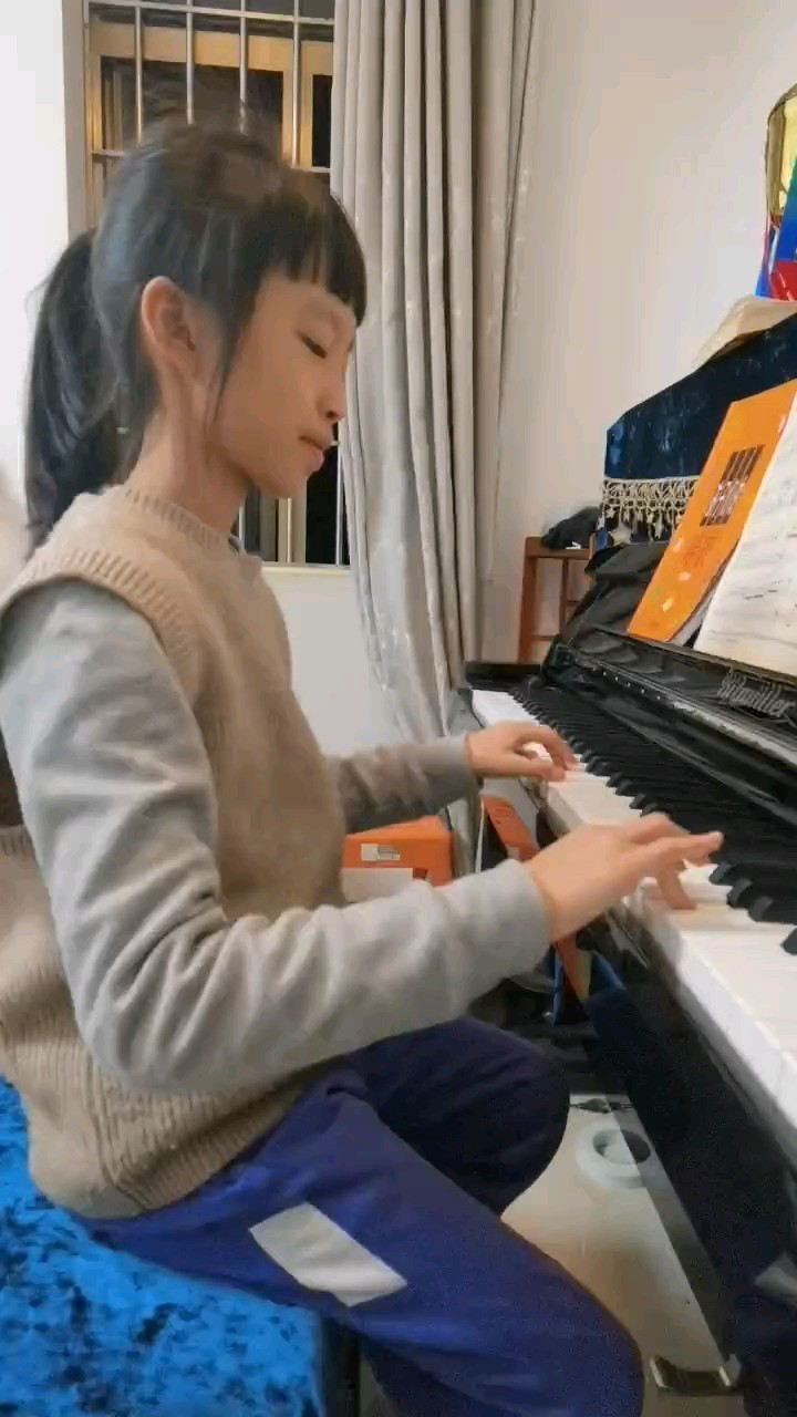 作者彈得一般般，大家
多多指教！??????
