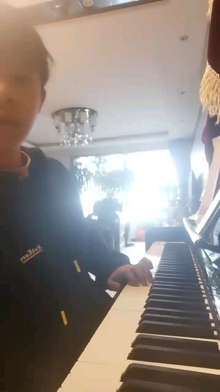 服了，连个分手都这么吃力，该怎么合呀！
加油吧，这是我目前唯一能做的！