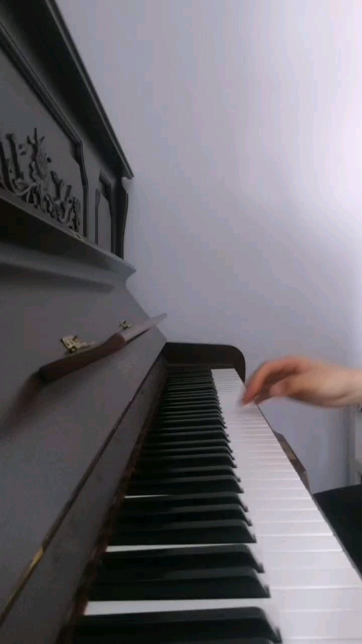 好久沒彈了，后面不知道為什么越來越快d(?д??)