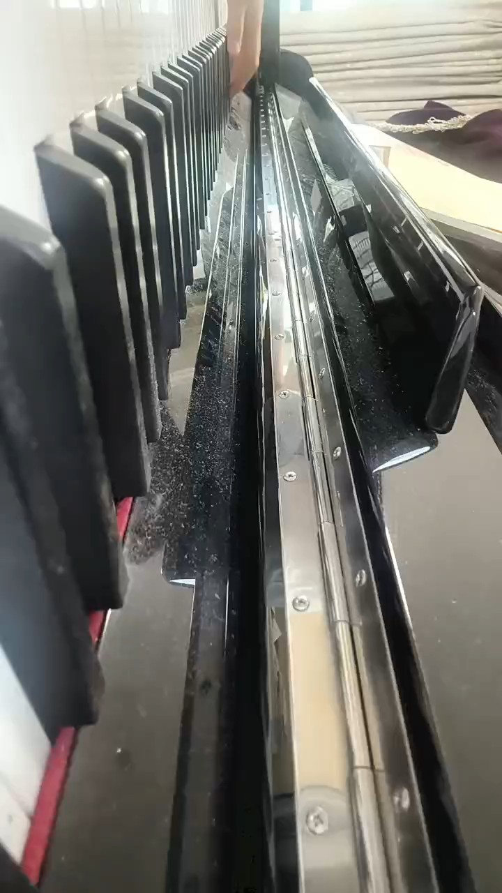 面包店里卖面包🍞~