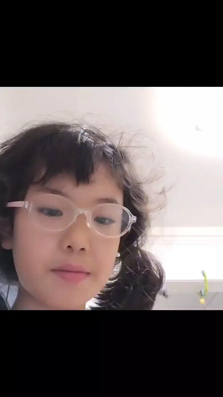 我就感觉我比较喜欢和别人交流什么的，一般我都喜喜欢那个写一些笔记啊什么的，我我就是我，我弹琴的就是也不是太好，我希望大家能喜欢我那个弹琴，我最喜欢听弄到前三名