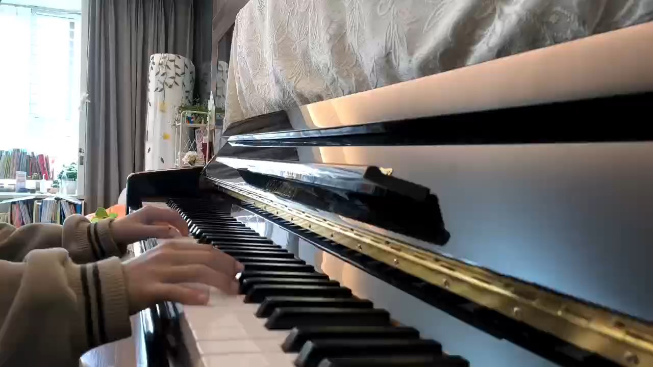 剛過10歲生日，用這首曲子慶祝下，希望我學(xué)業(yè)有成！