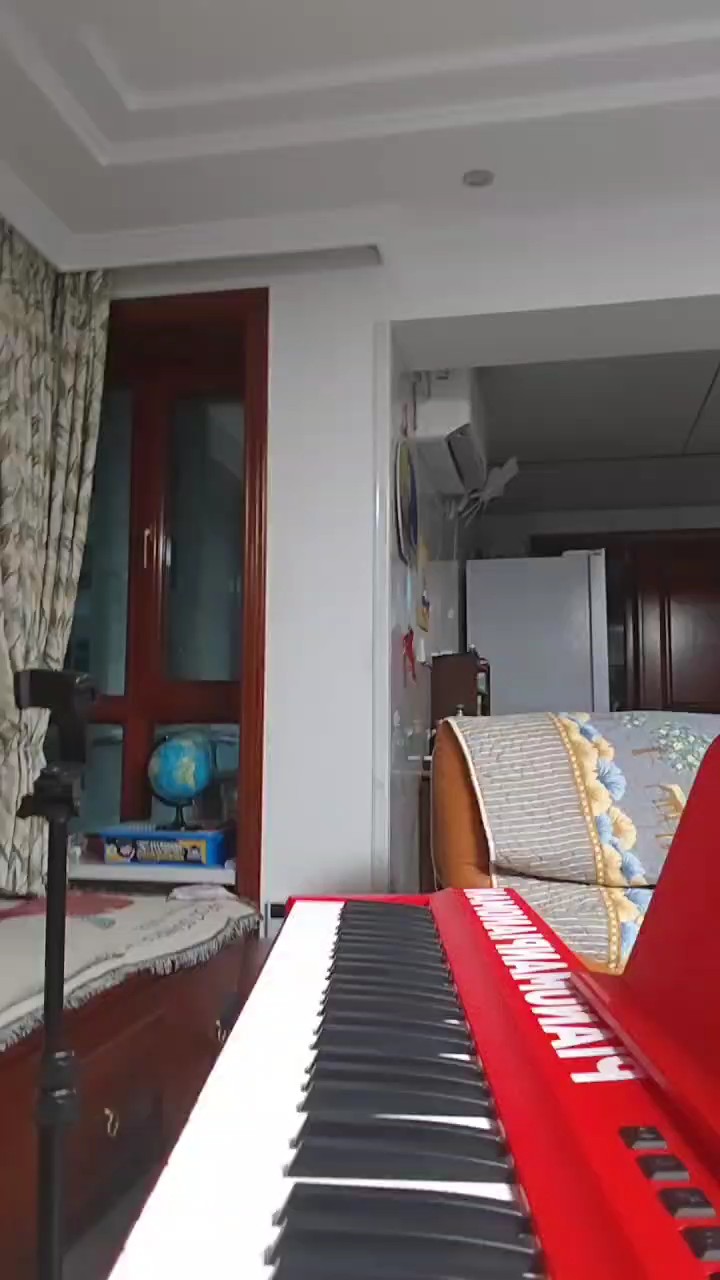 活泼的