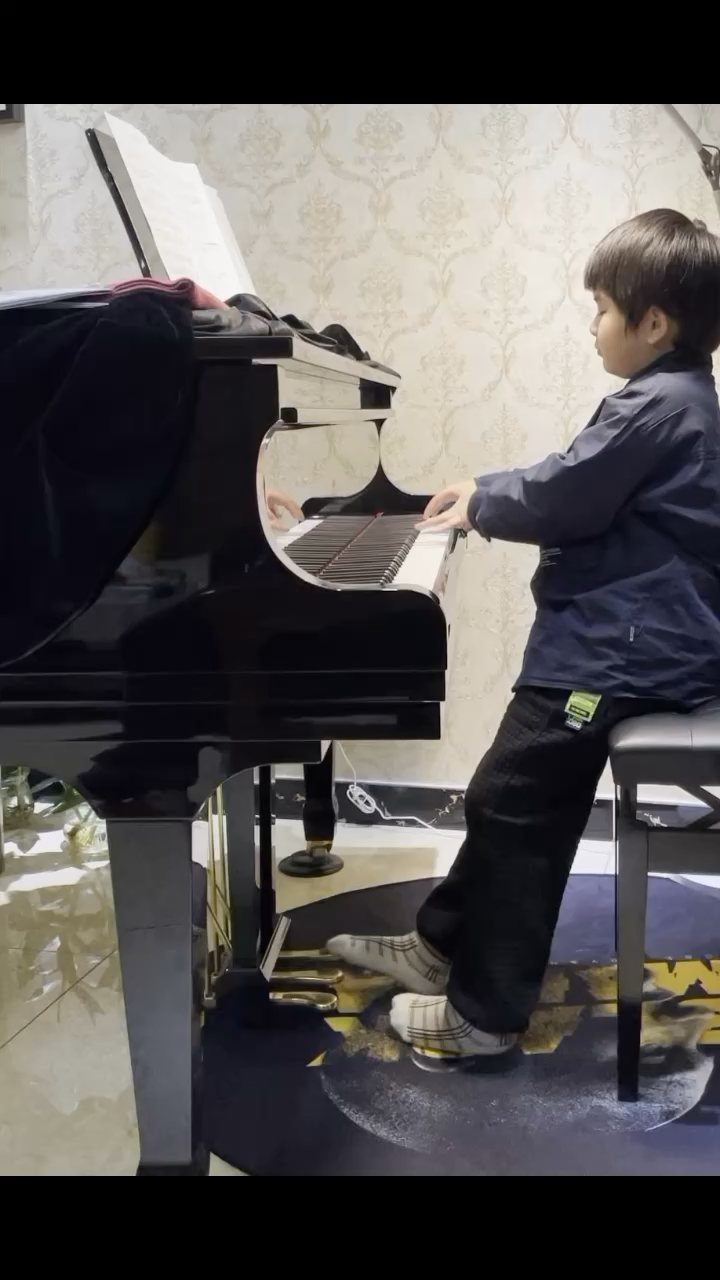 青岛市钢琴学会正一少年儿童钢琴乐团团员