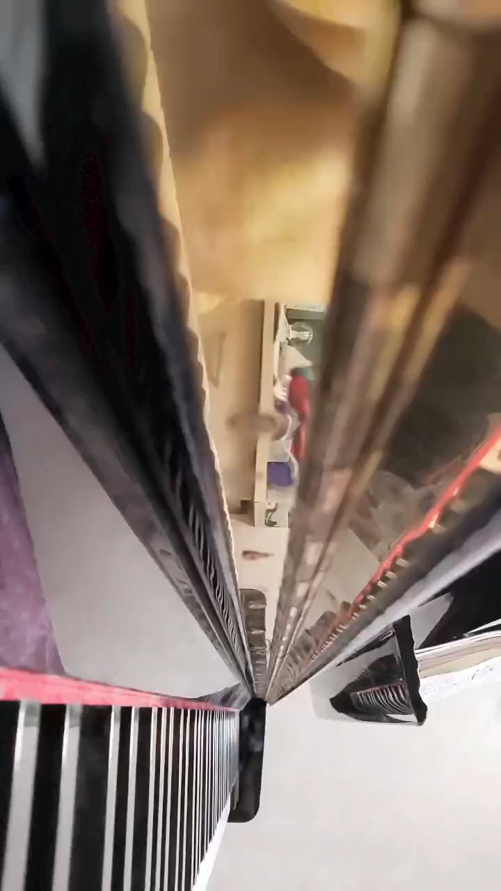 😄😄
弹得可能有点忽快忽慢 也有点弹错音 请大佬指
导一下🙏🙏