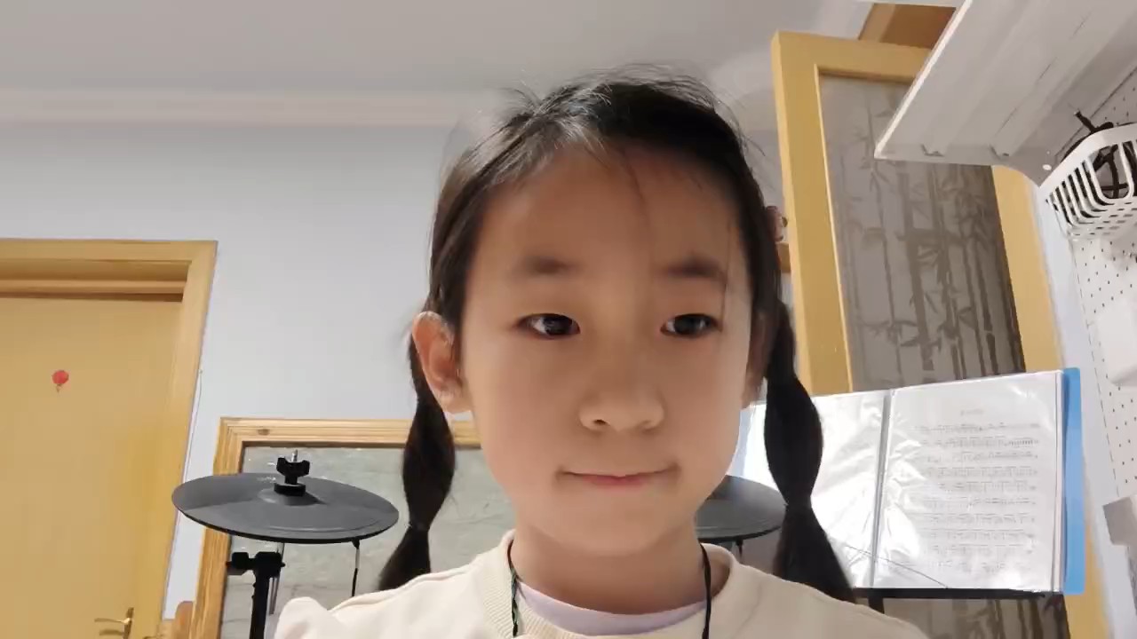 四年级小朋友下册哟。弹的有点烂，请不要说我。