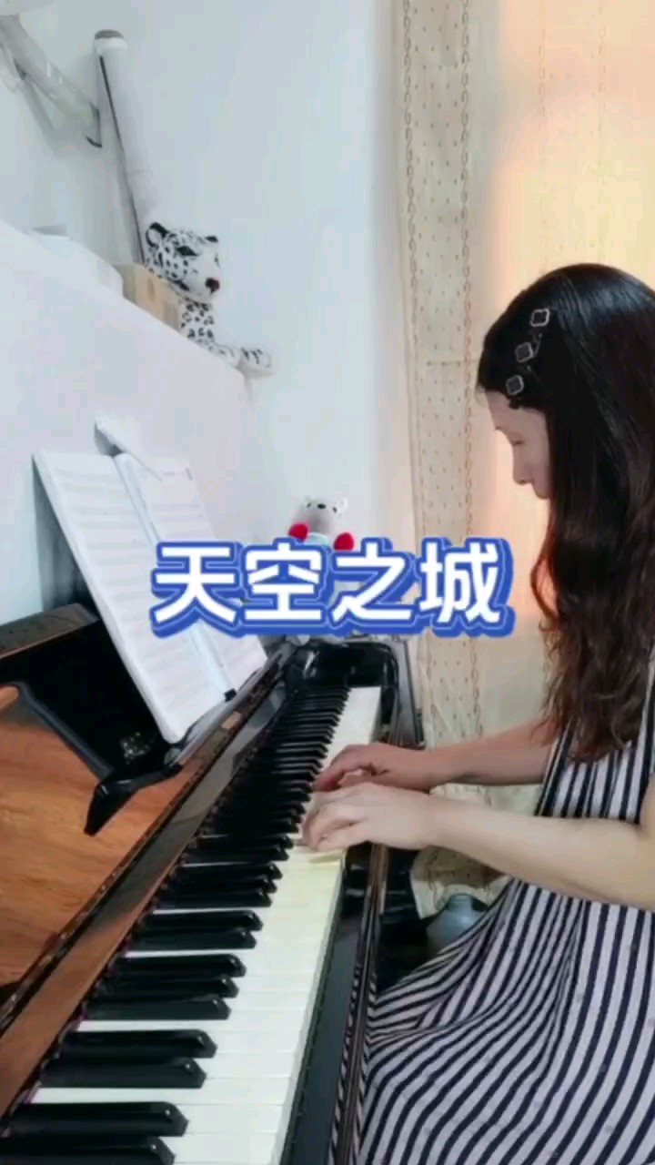 天氣太熱，在家好好練習(xí)了一周，還有點(diǎn)不熟，請(qǐng)大家多多包涵見(jiàn)諒，相互交流，我還是第一次在蟲(chóng)蟲(chóng)上發(fā)視頻，算了首秀吧！