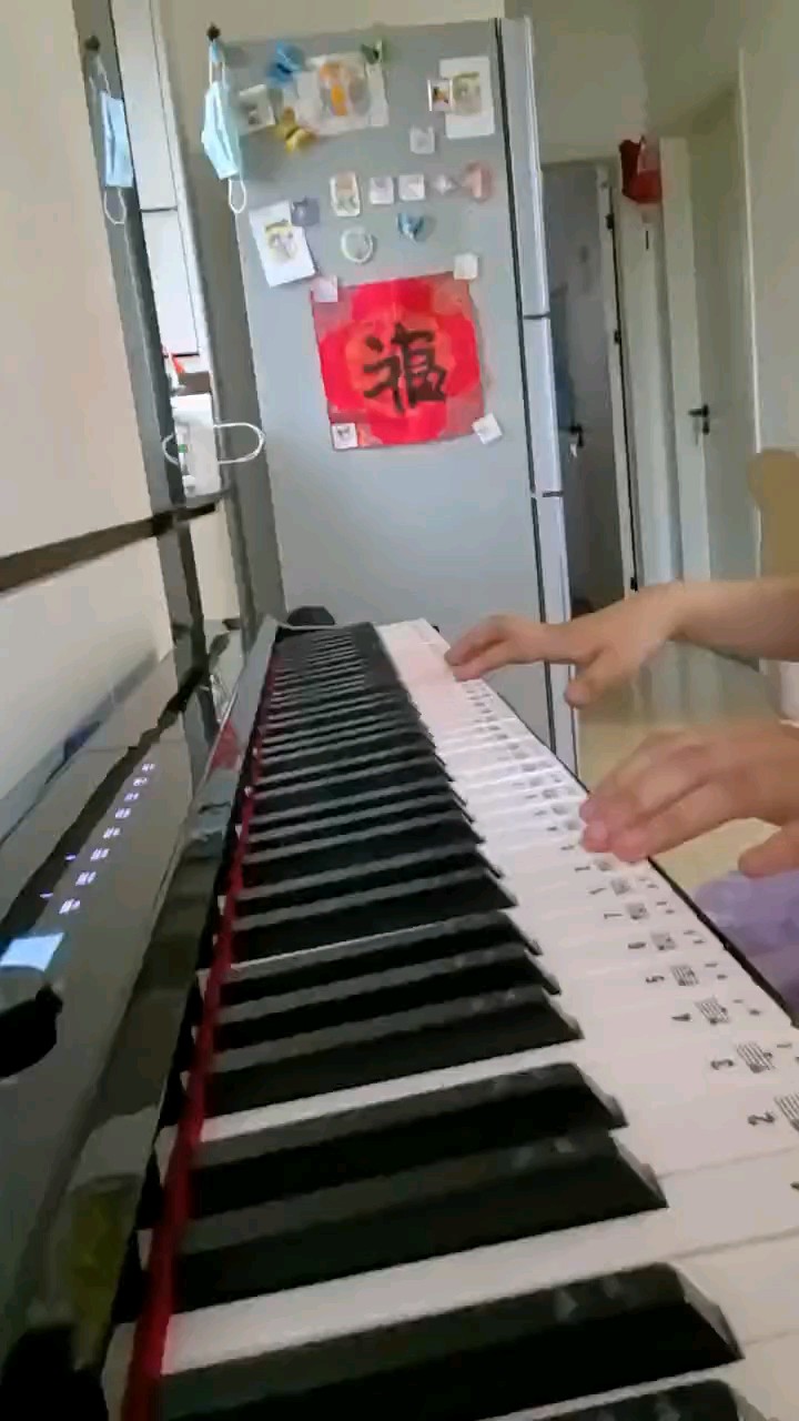 ヘ(￣ω￣ヘ)