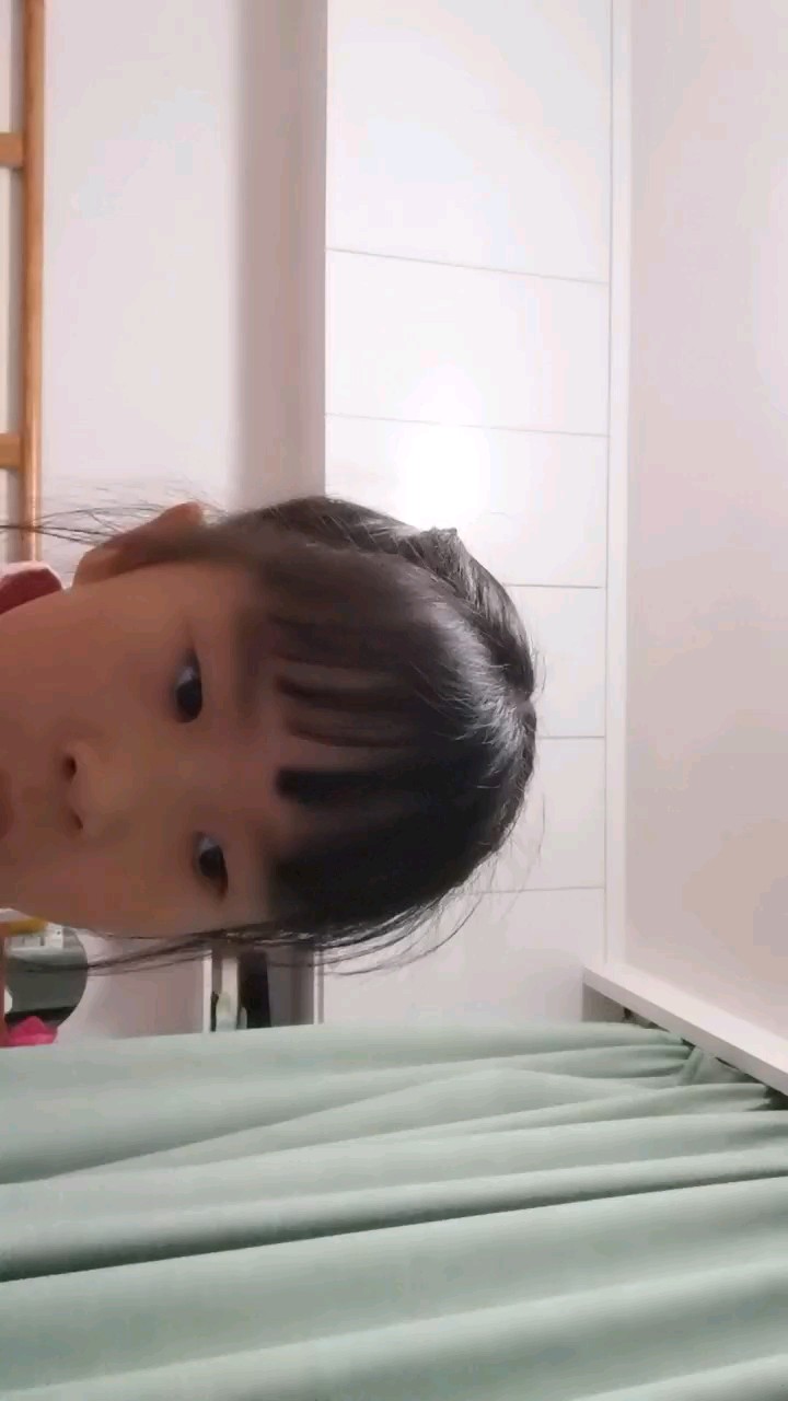 这首歌是我的朋友教给我的，也挺好听的。