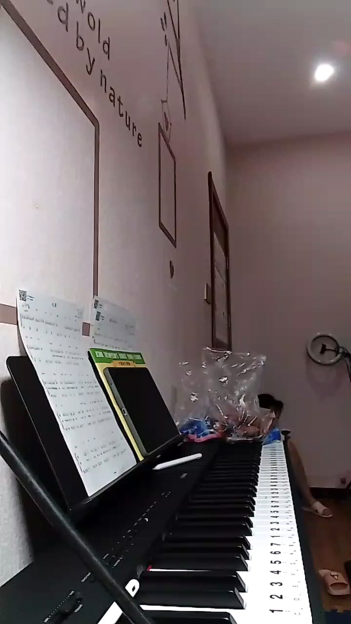 第2个音太小了。