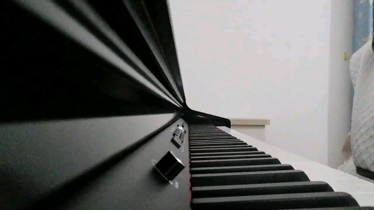 大鱼海棠🎼🎹湫说：“你以为你接受的是谁的爱，是一个天神的爱，他背叛了所有的神灵去爱你。”