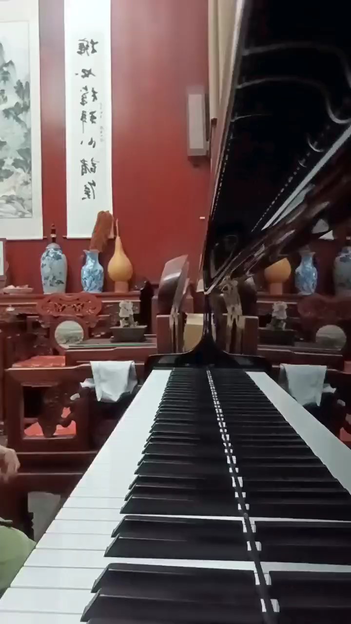 差不多弹了一个多月，最后一遍练好了会重发