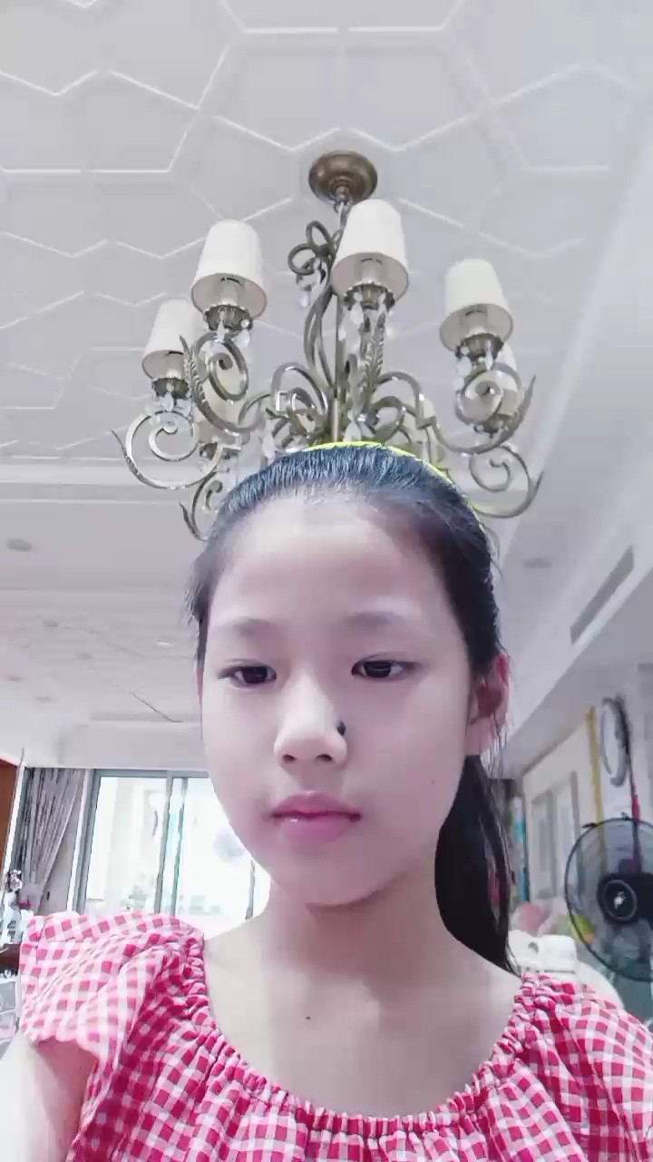 现在弹的这边可以达到九十七分虫虫钢琴里面，希望大家能给出意见，本人加了踏板，你们觉得好听吗？
我反正觉得还行！
希望大家能关注我
我看到有人关注我的话我就会给你的视频也点赞关注你哦
你们觉得弹的怎么样？
A非常好   B好    C一般