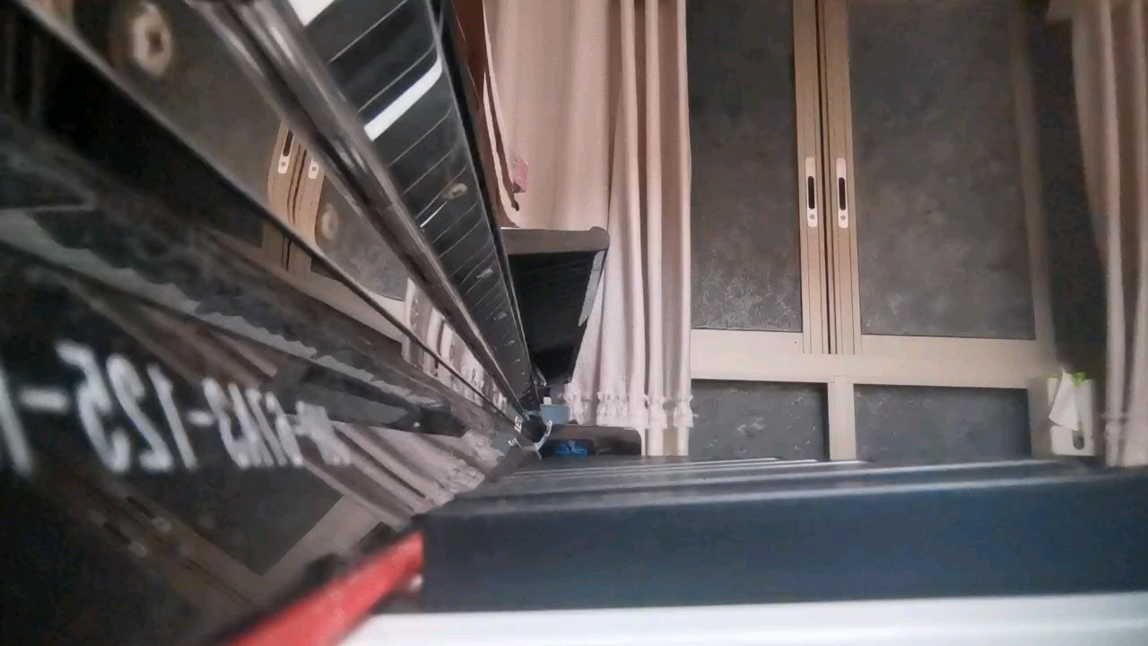 自己编了一首小曲子，可能视频有点问题，会有一些延迟😅