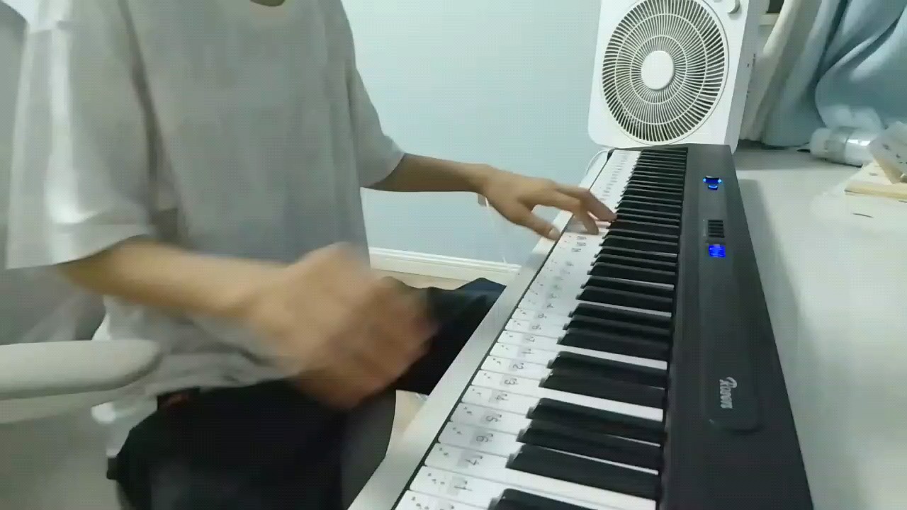 本人12岁，自学钢琴，弹的可能有些不好😭