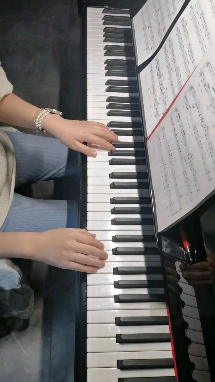 老师弹的