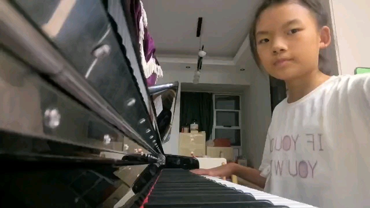 将自己的想法融入了谱中，将曲子改成C调🤓🤓喜欢的话，记得点个赞，等我研究一下，我想出个谱子，更加简洁，更加好听(✪▽✪)