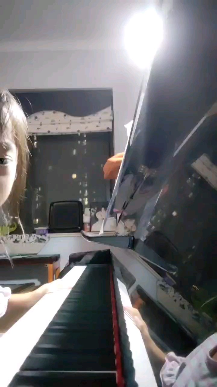 8周岁，乌梅子酱。