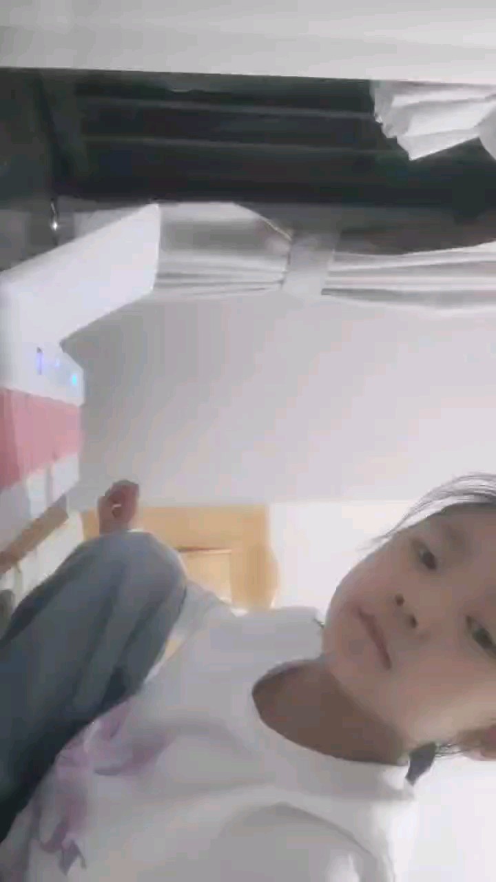 第一次录好吧，也是非常的紧张😊