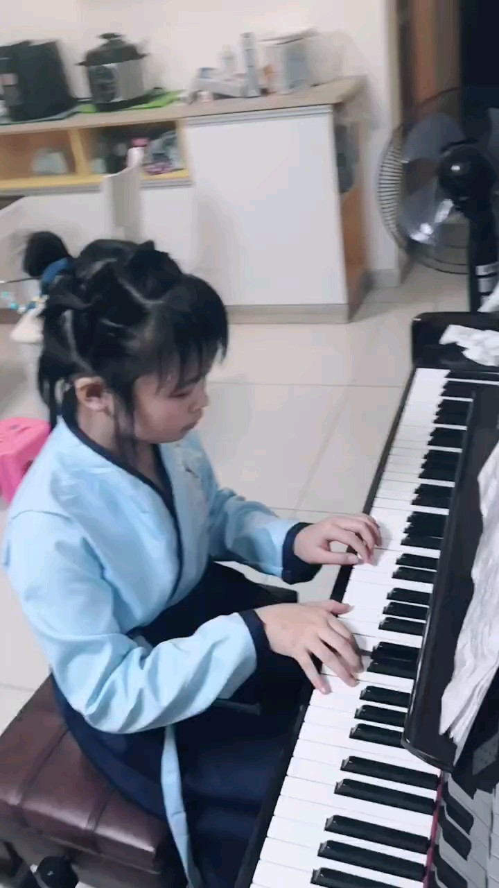 11岁，低音2坏了，曲子网上找的