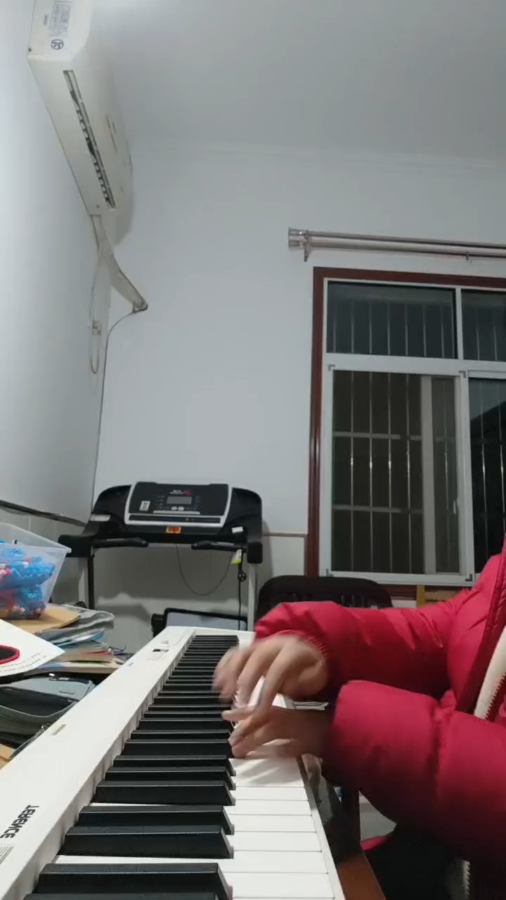 网上30秒现学的，可能没有大师弹的好，但也还行吧，第一个那个声音不用管