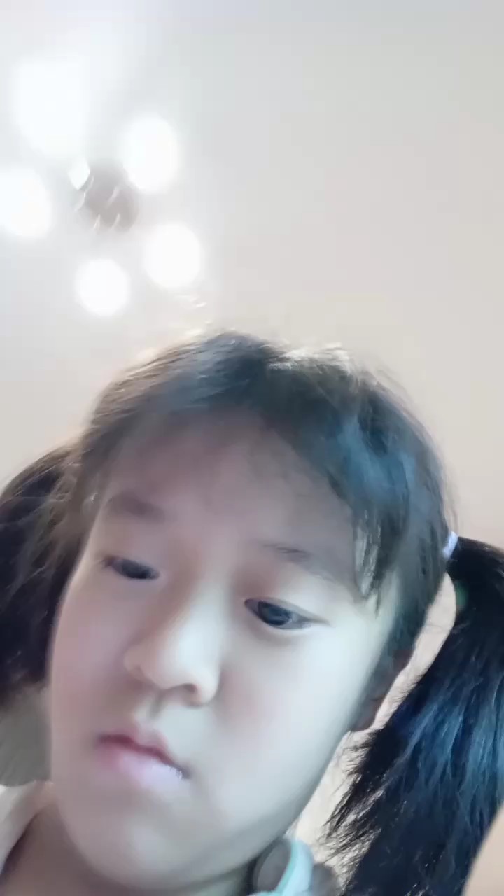 开心😊
>＿＿＿＿＿＿＿＿＿<