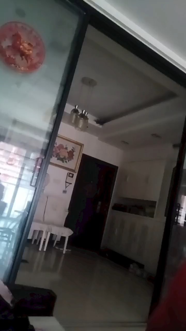 只会右手，左手没学。🤭