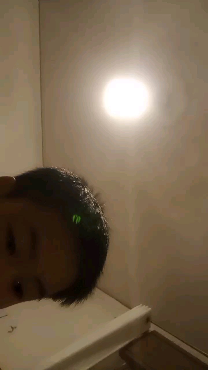 我从6岁到现在（8岁）都喜欢弹琴。