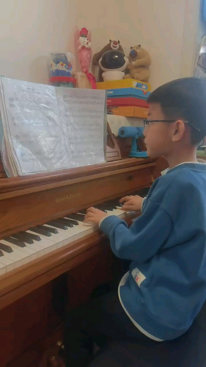 学琴快一年了，继续加油！