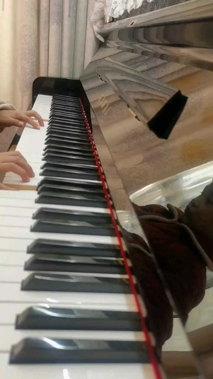 学琴半年多的鲁同学