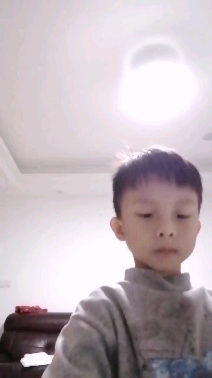 错了1个音还可以吧！