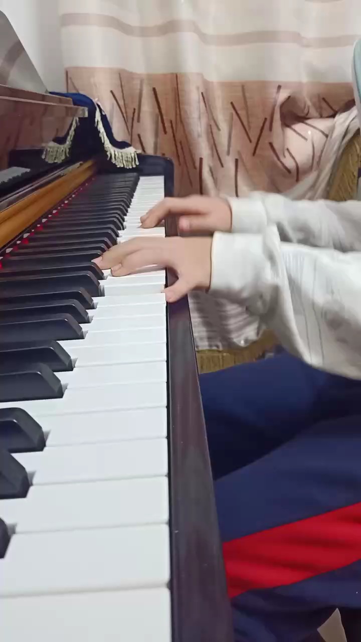 简单弹下克罗地亚狂想曲片段，不喜勿喷
