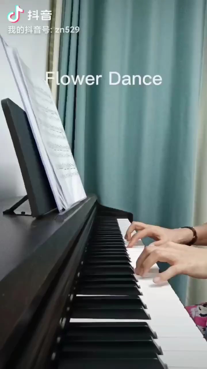 开心，练琴