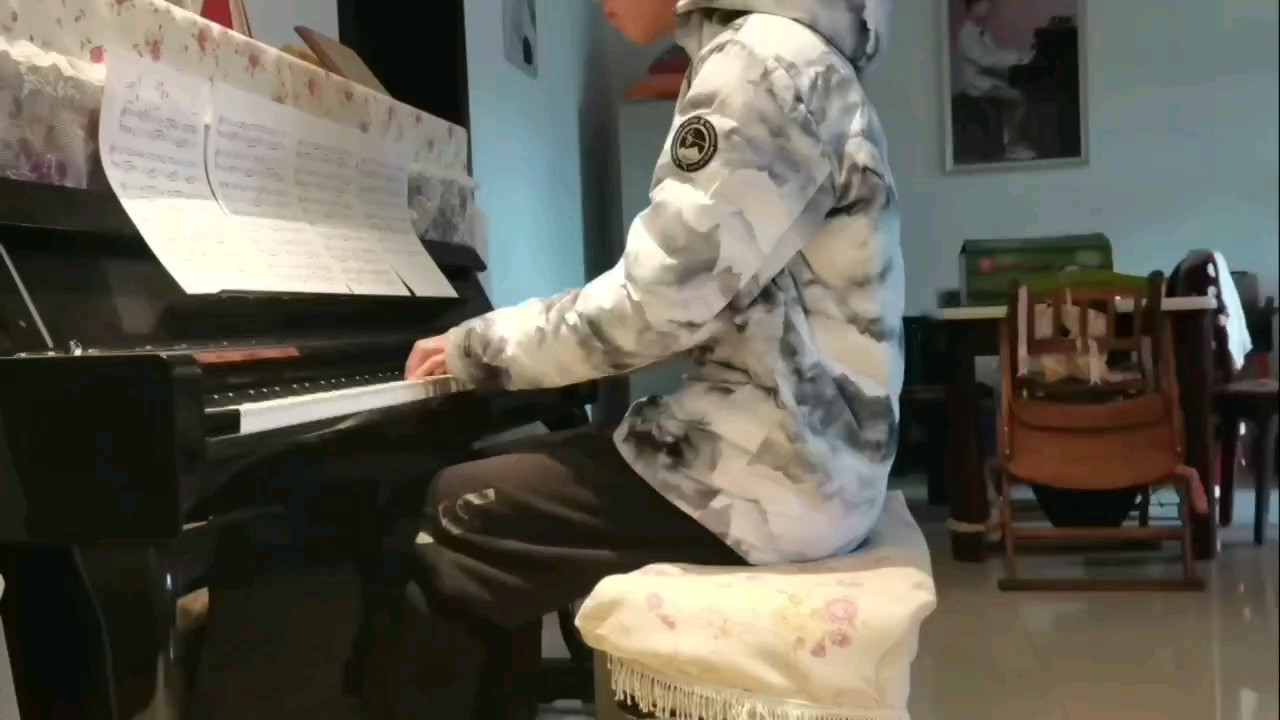 上高中就很少有时间和钢琴相处了，唉
