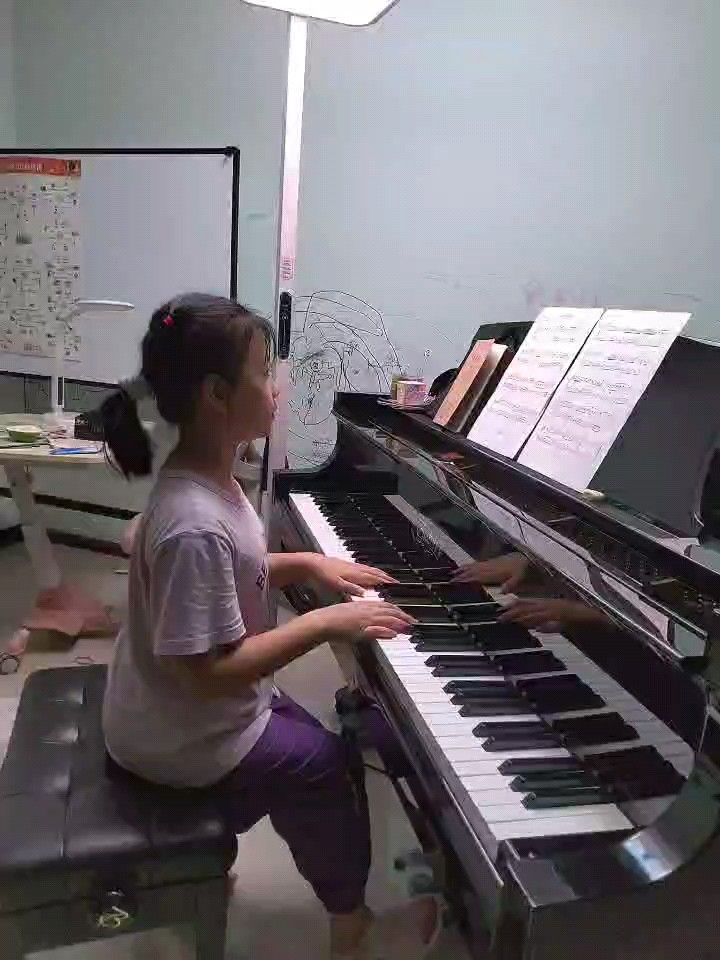 我谈的一点都不好，因为才刚学。😂😂😂😂😂😂