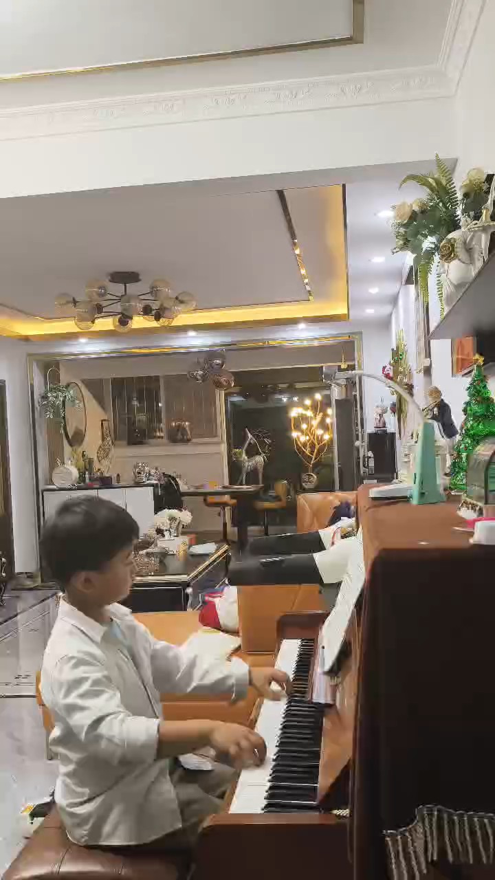 我肖邦比赛的第一名的曲子。