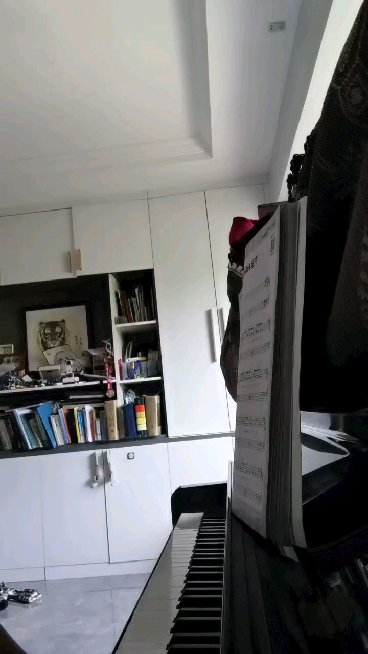第1次发视频有点紧张，谱子那么简单，弹的好烂😭