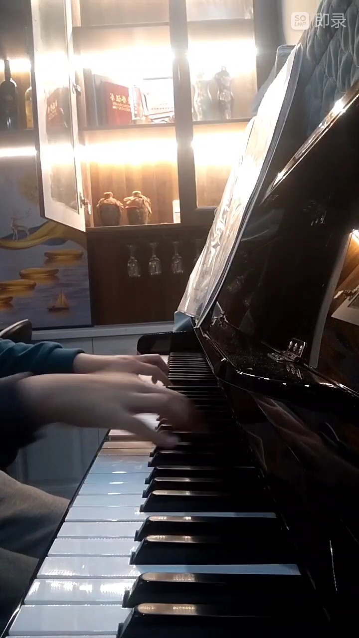 第二次发作品， 希望能得到大家的喜欢 ~