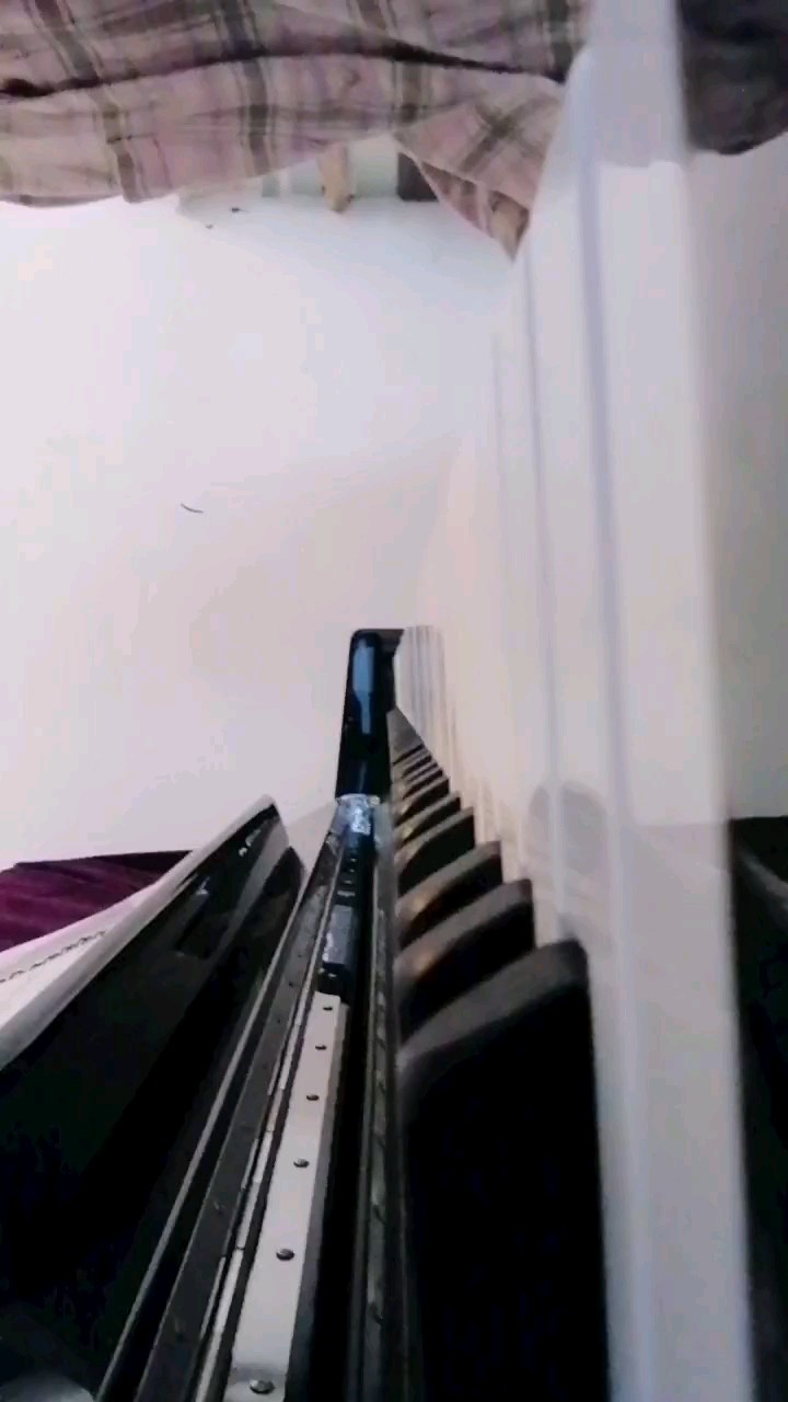 弹的不好，见谅,,Ծ^Ծ,,