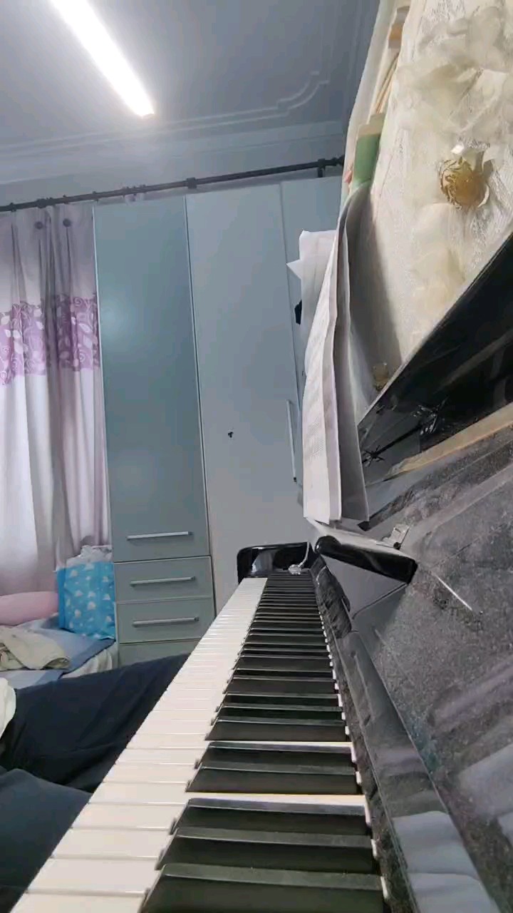 很久没练了，可能有点压腕，不喜勿喷