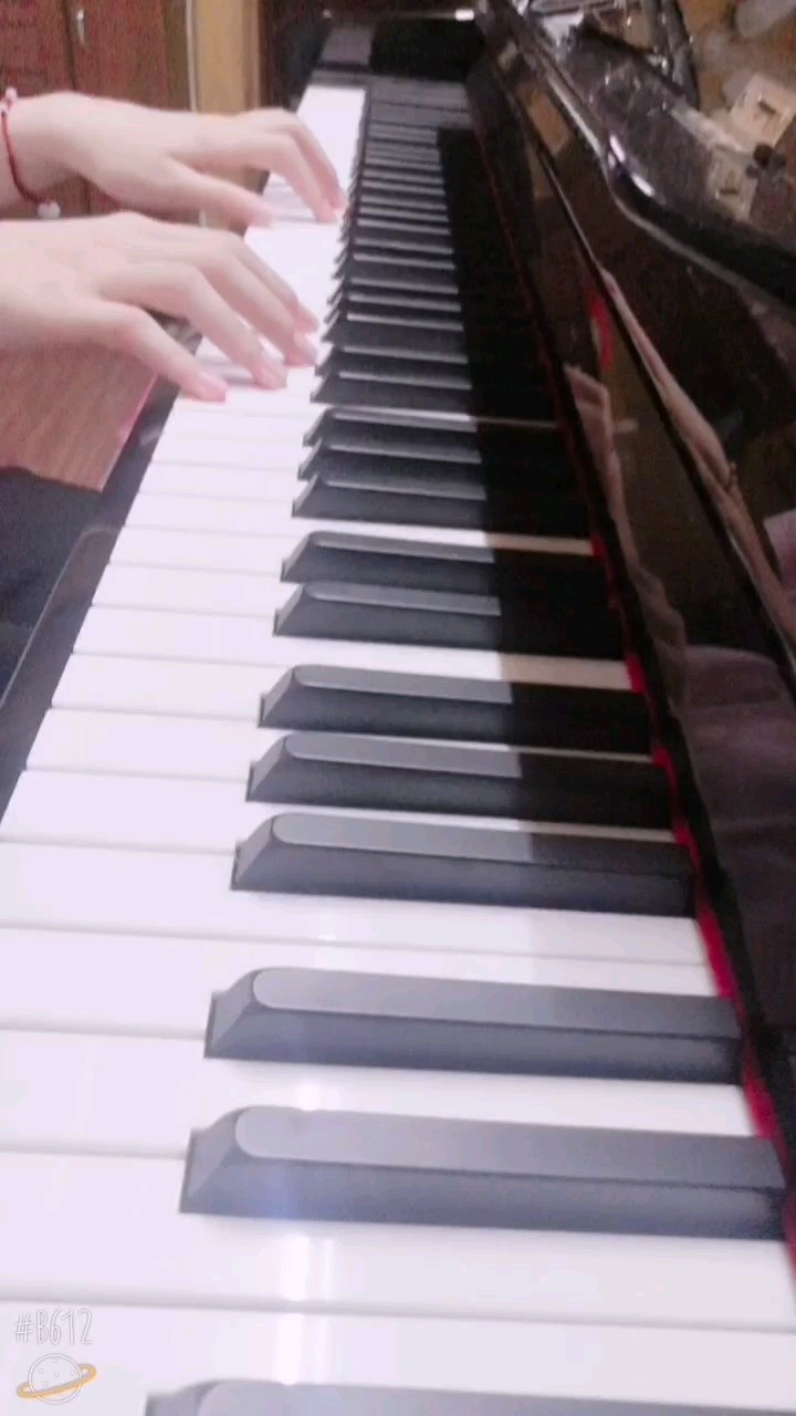 我们一起看月亮爬上来