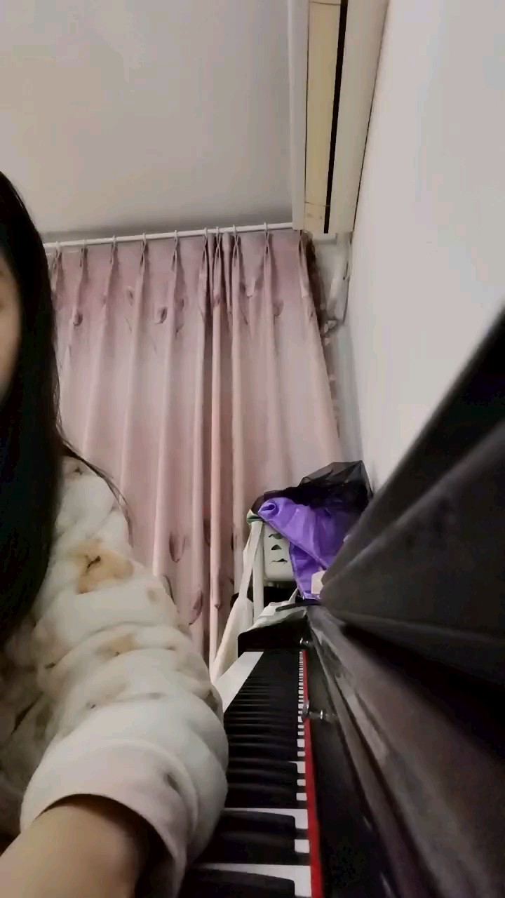 紧张，一不小心弹错了，请原谅。新手小白只能弹这么点了哟！