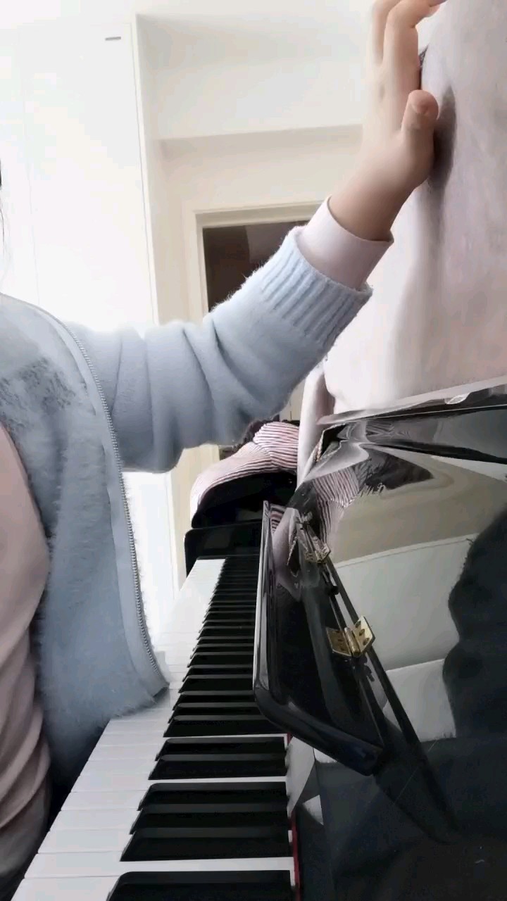 这首歌是第一个声部