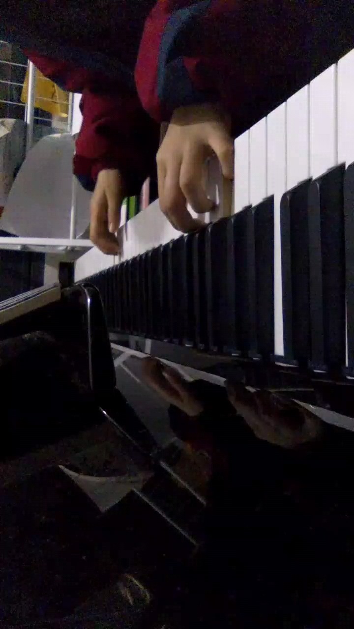 第一次弹可能不怎么好听，我弹错了可以和我说一下，我改一下，谢谢。