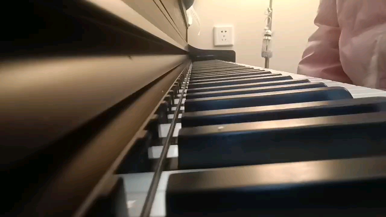 君有疾否，相思无医
有疾在身，不及陪你，君疾苦，我心念
苏尚卿，你可知我为何十里红妆，只因我认定你是我的妻～
——《君有疾否》