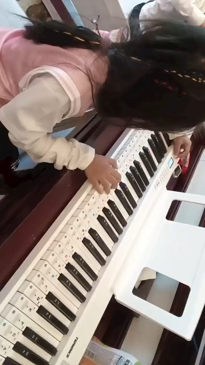其实是玛丽有只小羔羊。